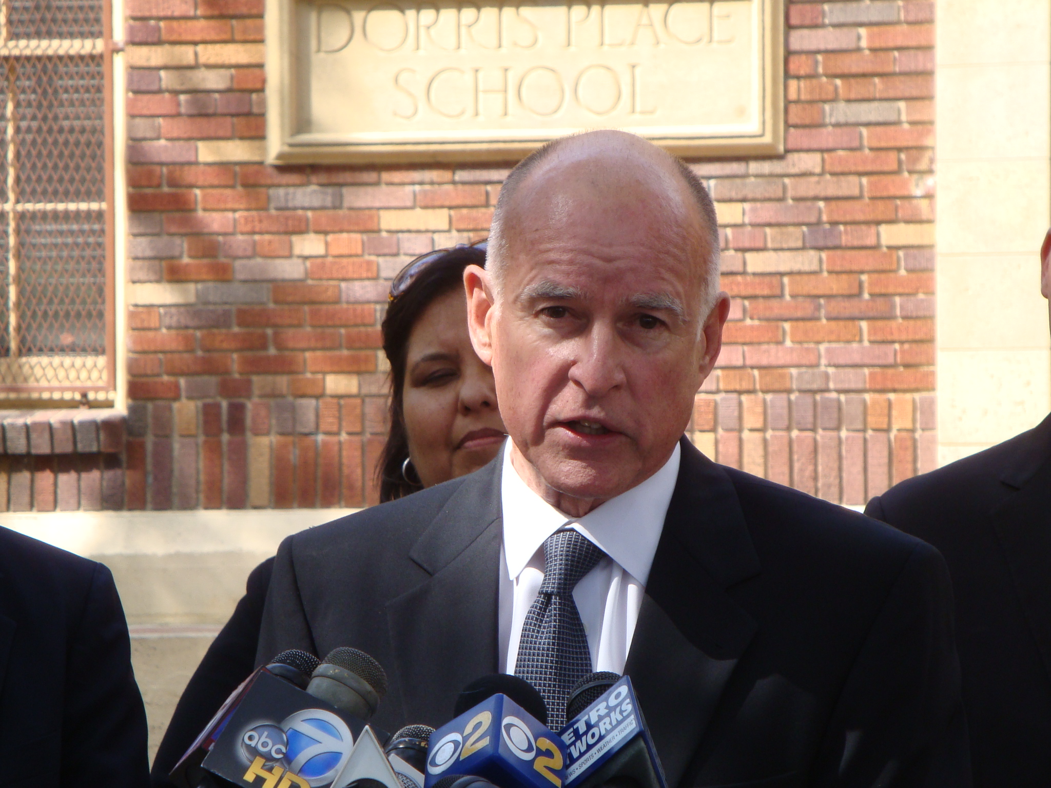 Jerry Brown []